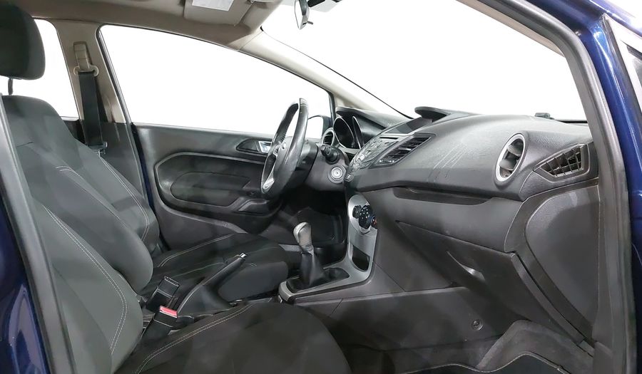 Ford Fiesta 1.6 SE MT Sedan 2016