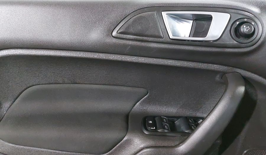Ford Fiesta 1.6 SE MT Sedan 2016