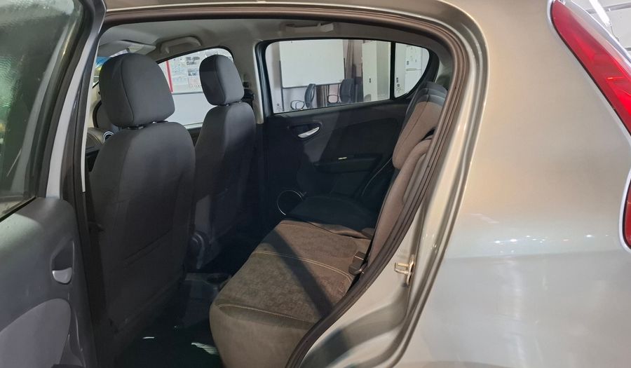 Fiat Palio 1.4 ATTRACTIVE Hatchback 2017