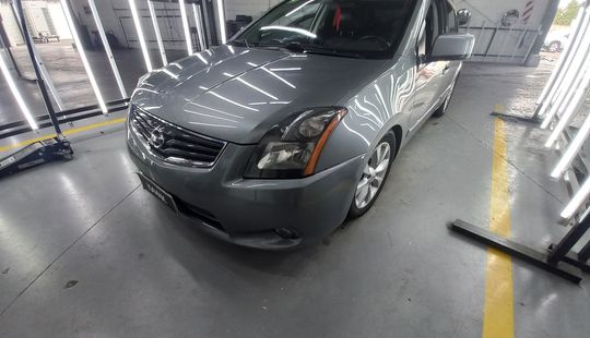 Nissan • Sentra