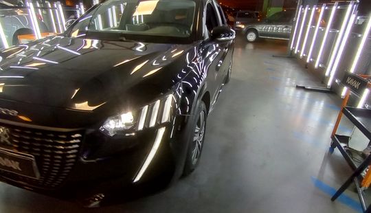 Peugeot • 208