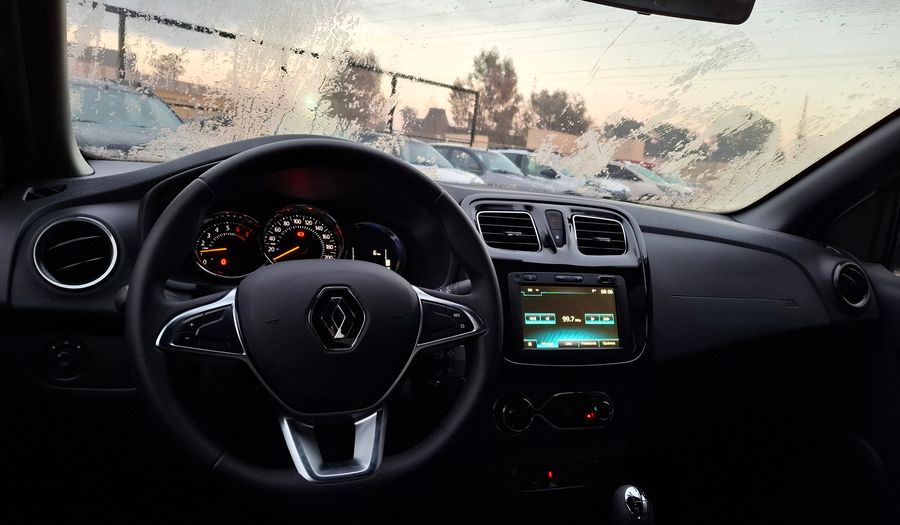 Renault Logan 1.6 INTENS Sedan 2025