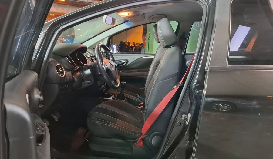 Fiat Punto 1.6 16V SPORTING 5P Hatchback 2013