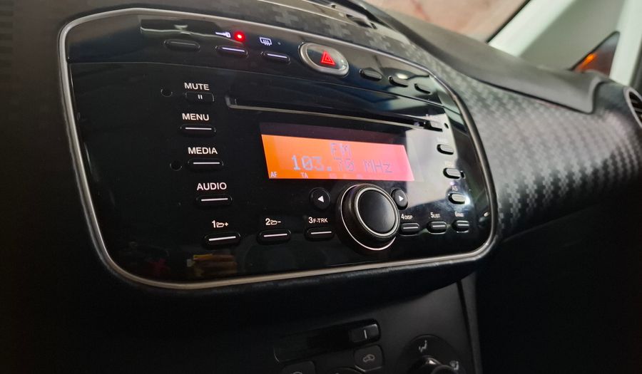 Fiat Punto 1.6 16V SPORTING 5P Hatchback 2013