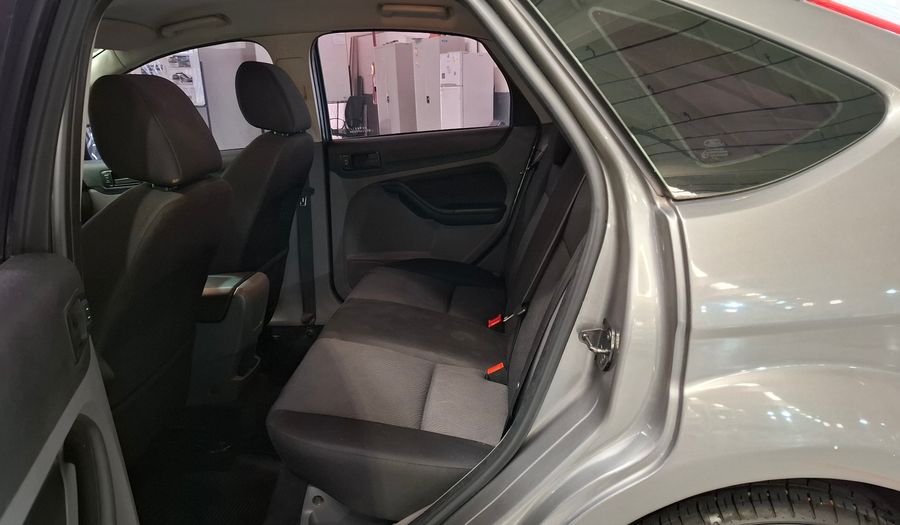 Ford Focus Ii 1.6 TREND Hatchback 2013