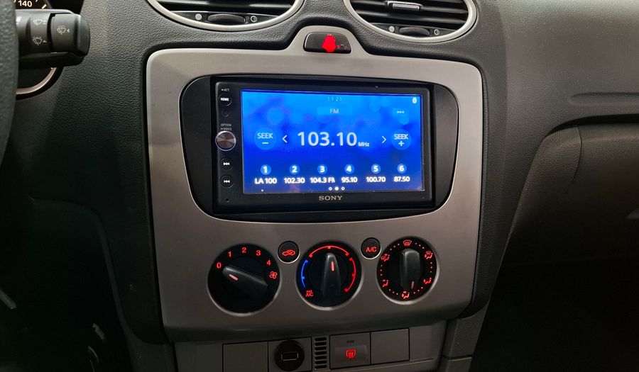 Ford Focus Ii 1.6 TREND Hatchback 2013