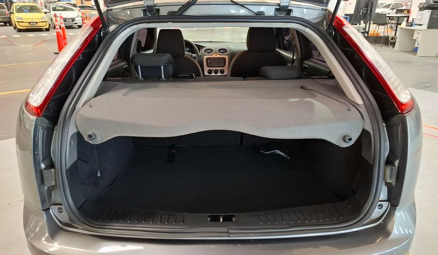 Ford Focus Ii 1.6 TREND Hatchback 2013