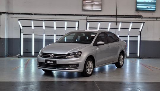 Volkswagen • Polo