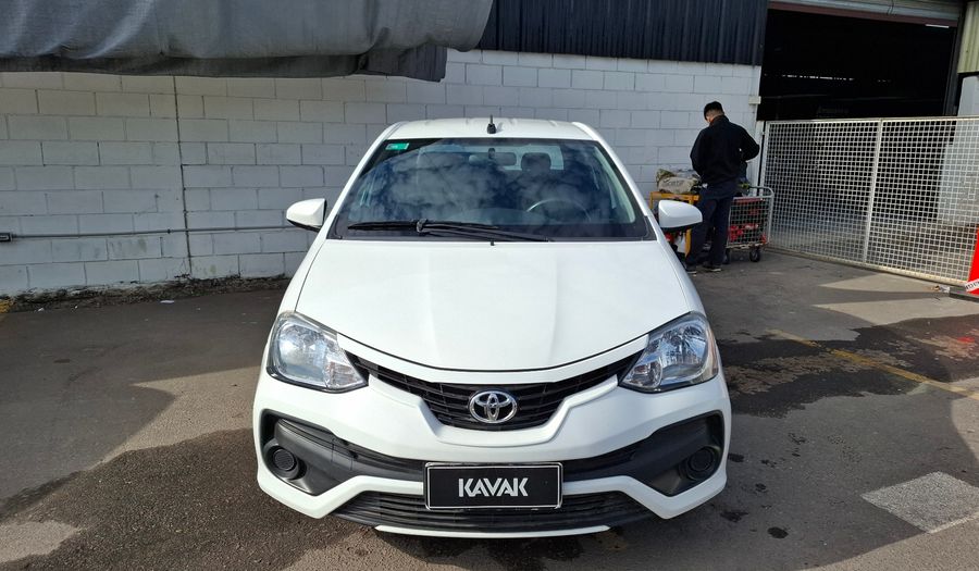 Toyota Etios 1.5 X Sedan 2020