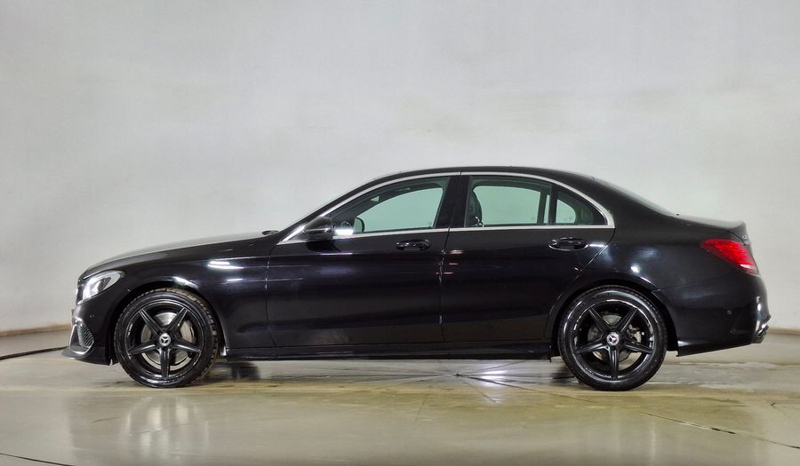 Mercedes Benz Clase C 2.0 300 AUTO Sedan 2017