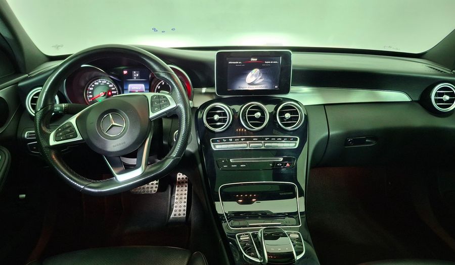 Mercedes Benz Clase C 2.0 300 AUTO Sedan 2017