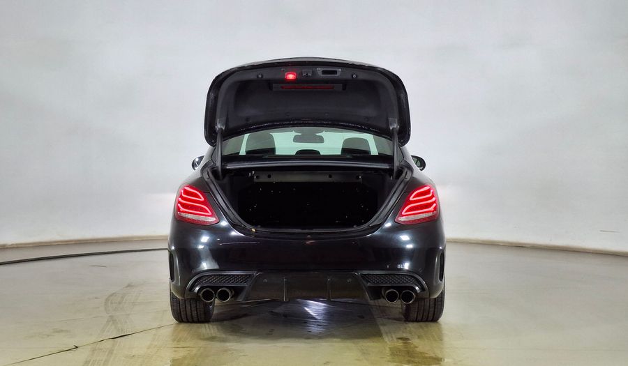 Mercedes Benz Clase C 2.0 300 AUTO Sedan 2017