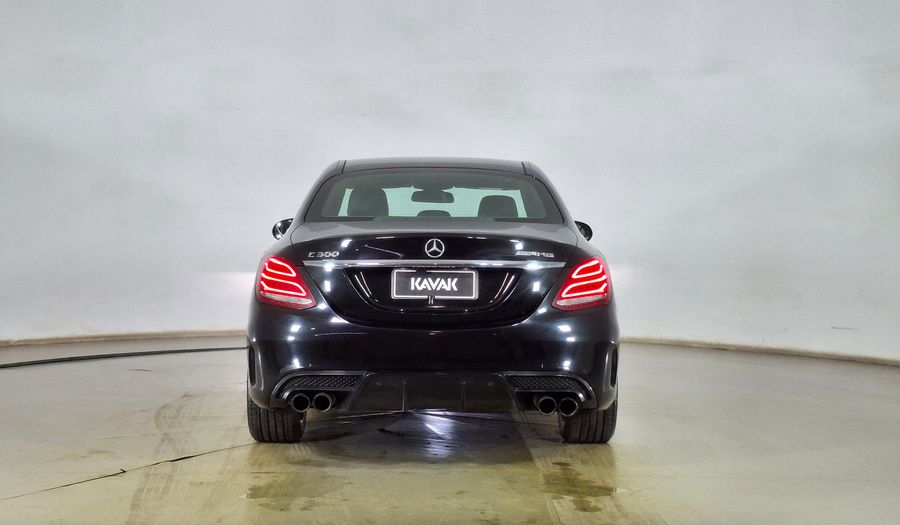 Mercedes Benz Clase C 2.0 300 AUTO Sedan 2017