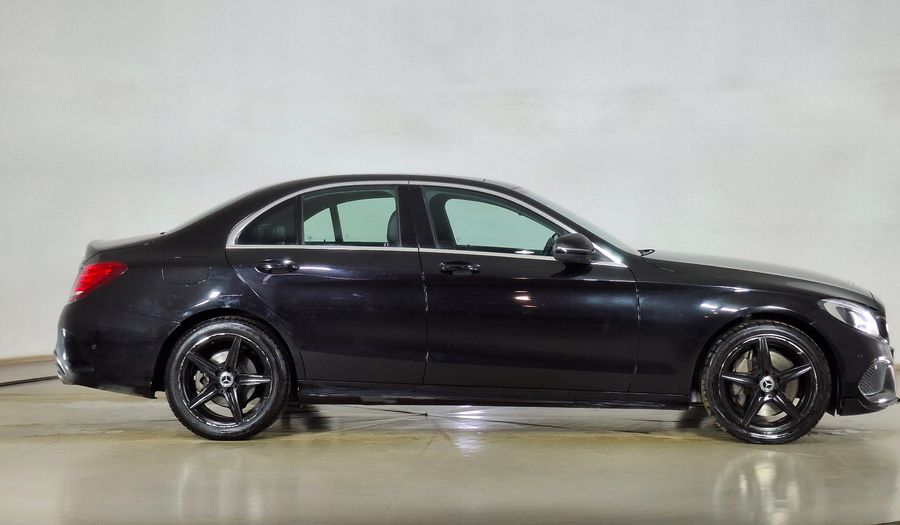Mercedes Benz Clase C 2.0 300 AUTO Sedan 2017