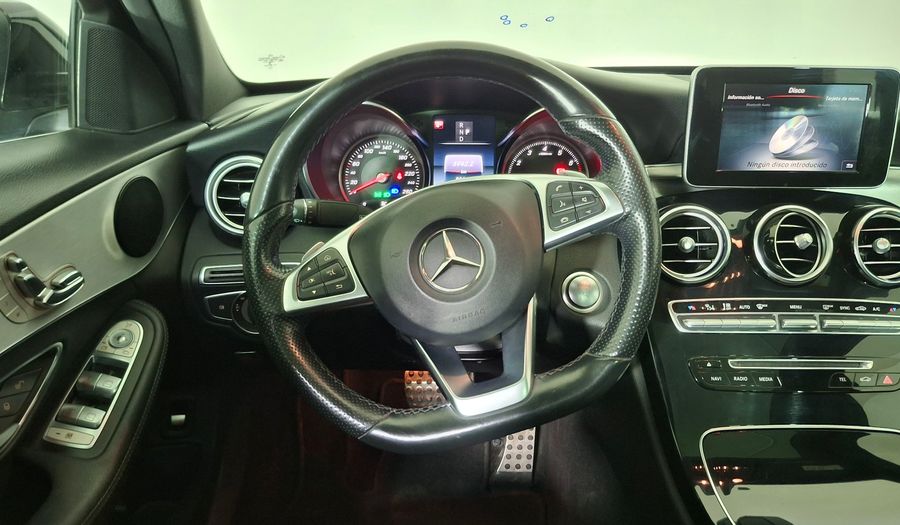 Mercedes Benz Clase C 2.0 300 AUTO Sedan 2017