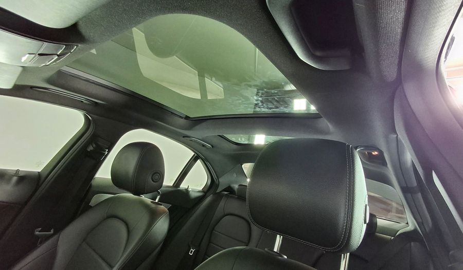 Mercedes Benz Clase C 2.0 300 AUTO Sedan 2017