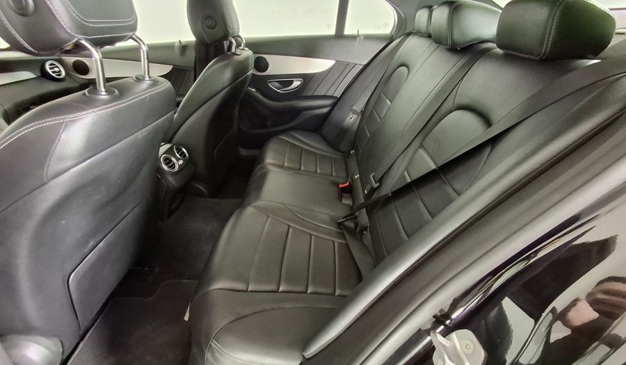 Mercedes Benz Clase C 2.0 300 AUTO Sedan 2017