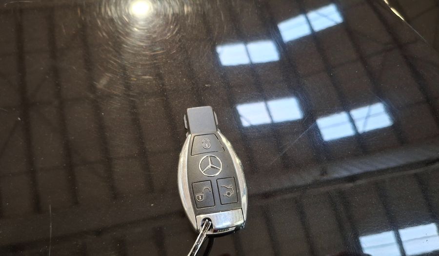 Mercedes Benz Clase C 2.0 300 AUTO Sedan 2017