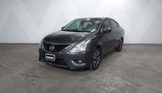 Nissan • Versa