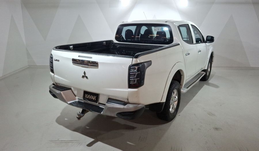 Mitsubishi L200 2.4 GLS GASOLINA Pickup 2019
