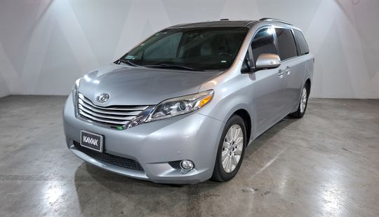 Toyota • Sienna
