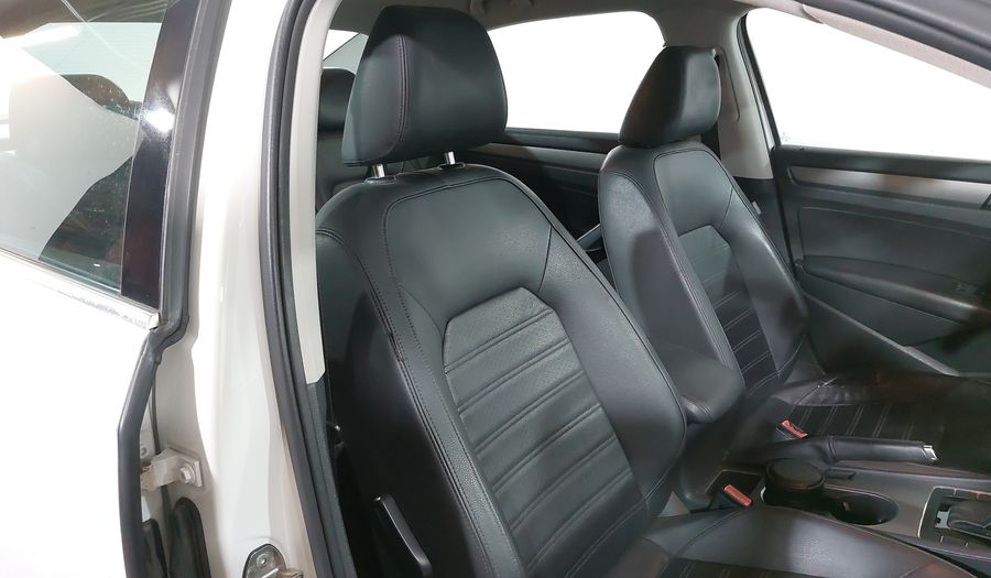 Volkswagen Passat 2.5 SPORTLINE TIPTRONIC Sedan 2015
