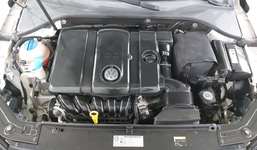 Volkswagen Passat 2.5 SPORTLINE TIPTRONIC Sedan 2015