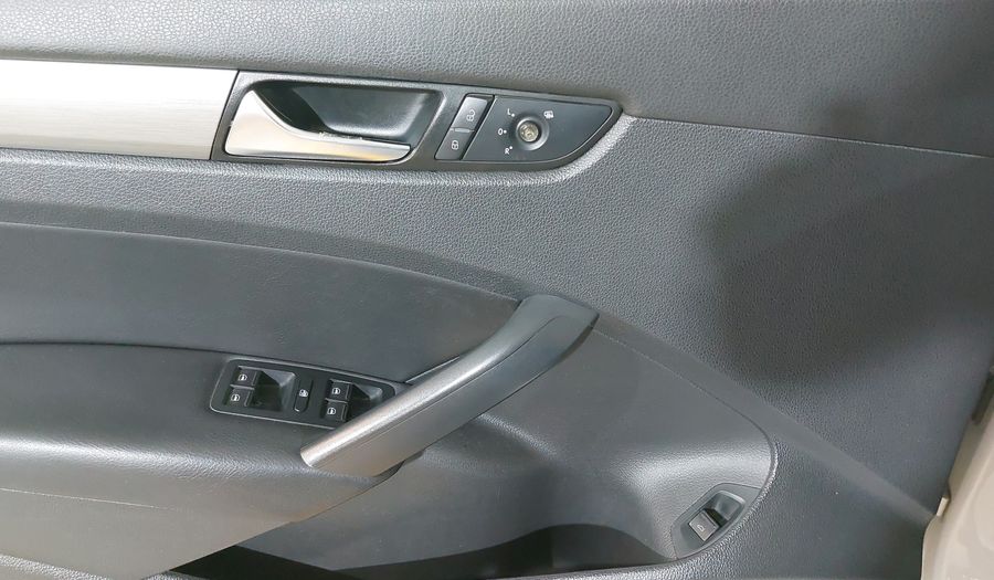 Volkswagen Passat 2.5 SPORTLINE TIPTRONIC Sedan 2015