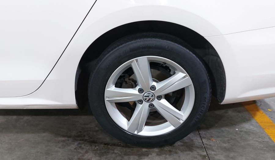 Volkswagen Passat 2.5 SPORTLINE TIPTRONIC Sedan 2015