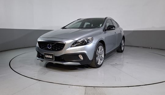 Volvo • V40