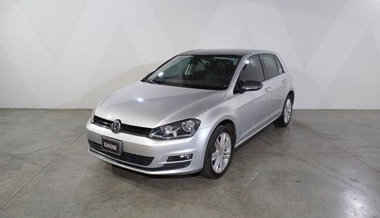 Volkswagen • Golf