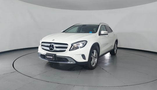 Mercedes Benz • Clase GLA