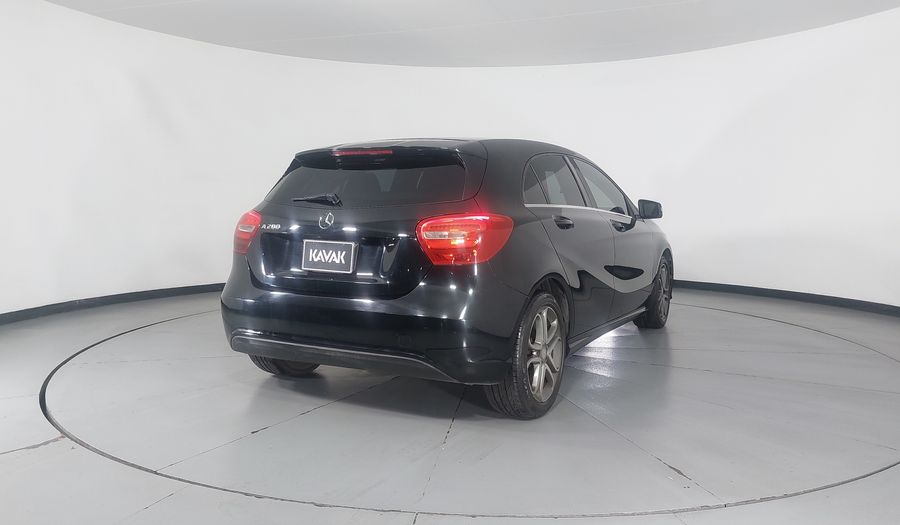 Mercedes Benz Clase A 1.6 200 STYLE Hatchback 2017