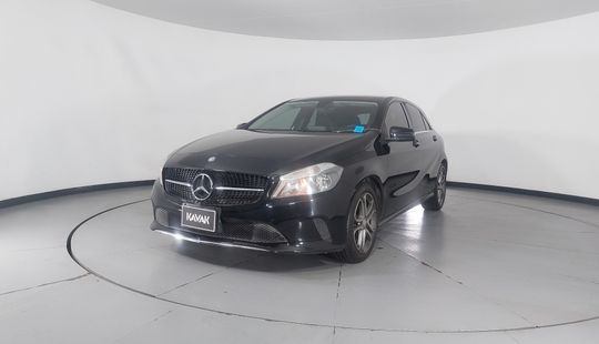 Mercedes Benz • Clase A