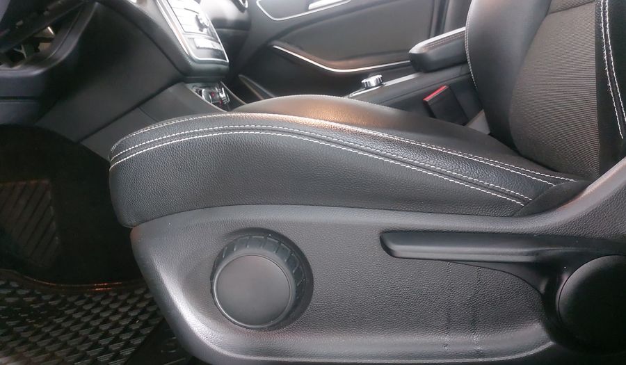 Mercedes Benz Clase A 1.6 200 STYLE Hatchback 2017