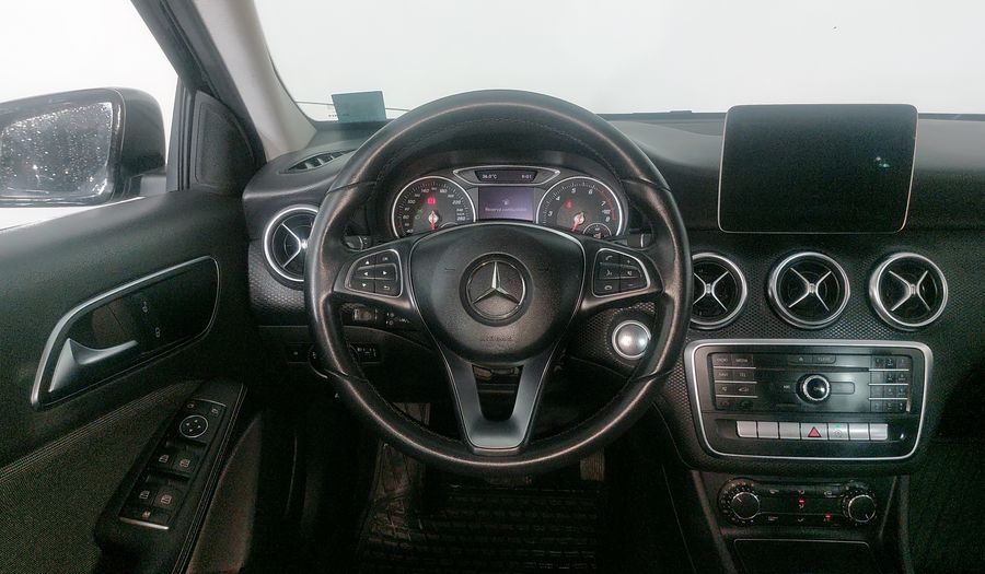 Mercedes Benz Clase A 1.6 200 STYLE Hatchback 2017