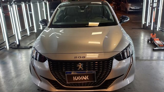 Peugeot • 208