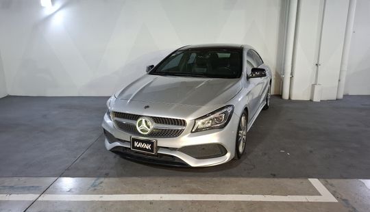 Mercedes Benz • Clase CLA