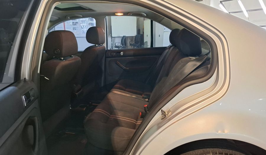 Volkswagen Bora 2.0 TRENDLINE Sedan 2013