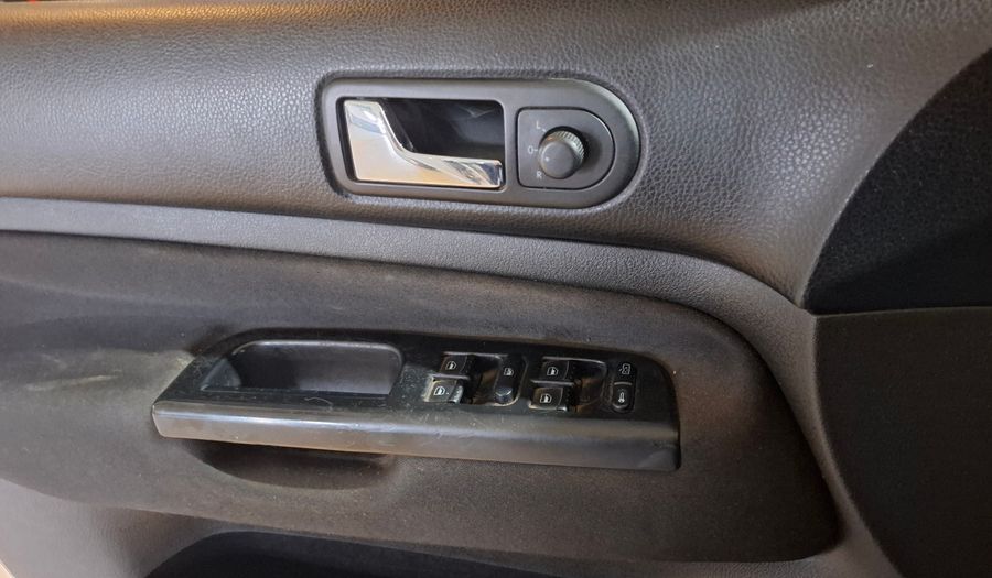Volkswagen Bora 2.0 TRENDLINE Sedan 2013