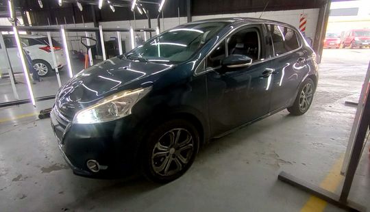 Peugeot • 208