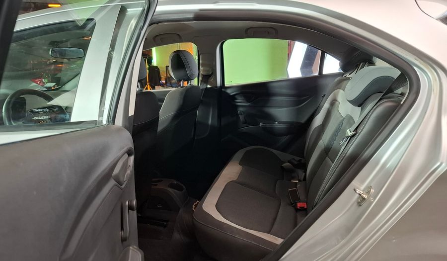 Chevrolet Onix 1.4 LT Hatchback 2013