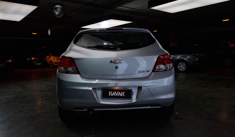 Chevrolet Onix 1.4 LT Hatchback 2013