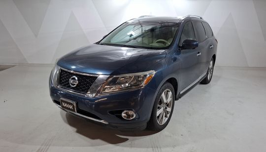Nissan • Pathfinder