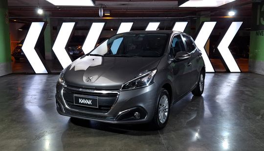 Peugeot • 208