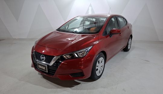 Nissan • Versa