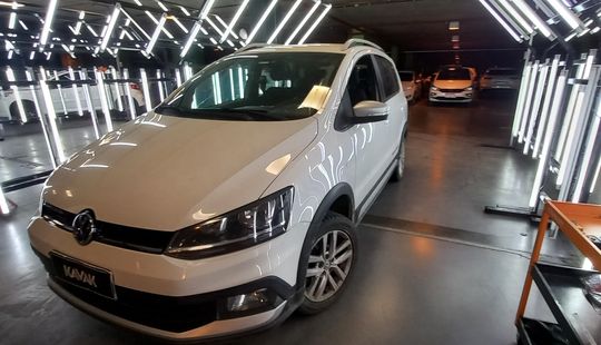 Volkswagen • Suran Cross