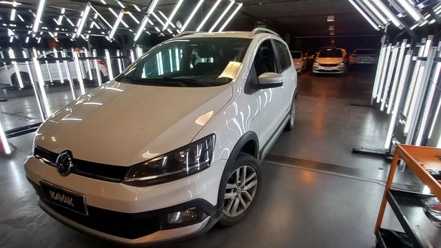 Volkswagen • Suran Cross