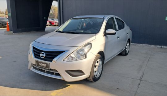 Nissan • Versa