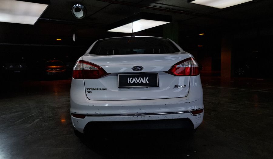 Ford Fiesta Kinetic Design 1.6 TITANIUM Sedan 2018